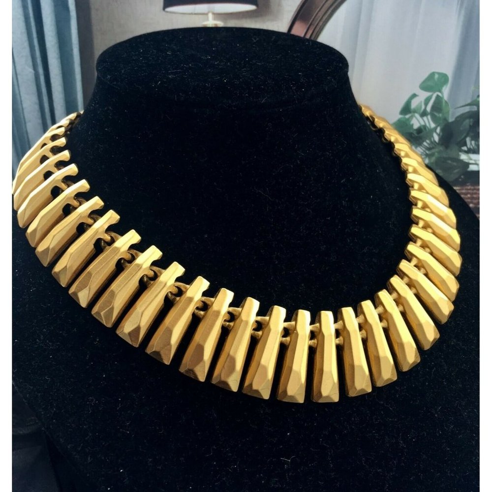 VTG Anne Klein top line chunky necklace designer